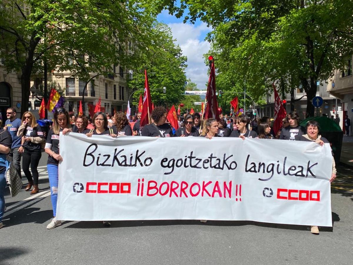 TRabajadoras de residencias de Bizkaia en la manifestacin del 1 de mayo.