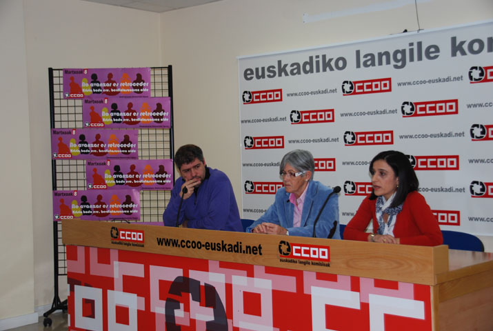 Unai Sordo, Feli Piedra e Itziar Cañameros en la rueda de prensa de Bilbao.