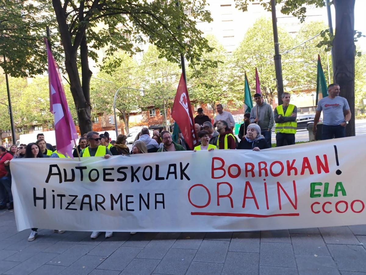Movilización autoescuelas de Bizkaia