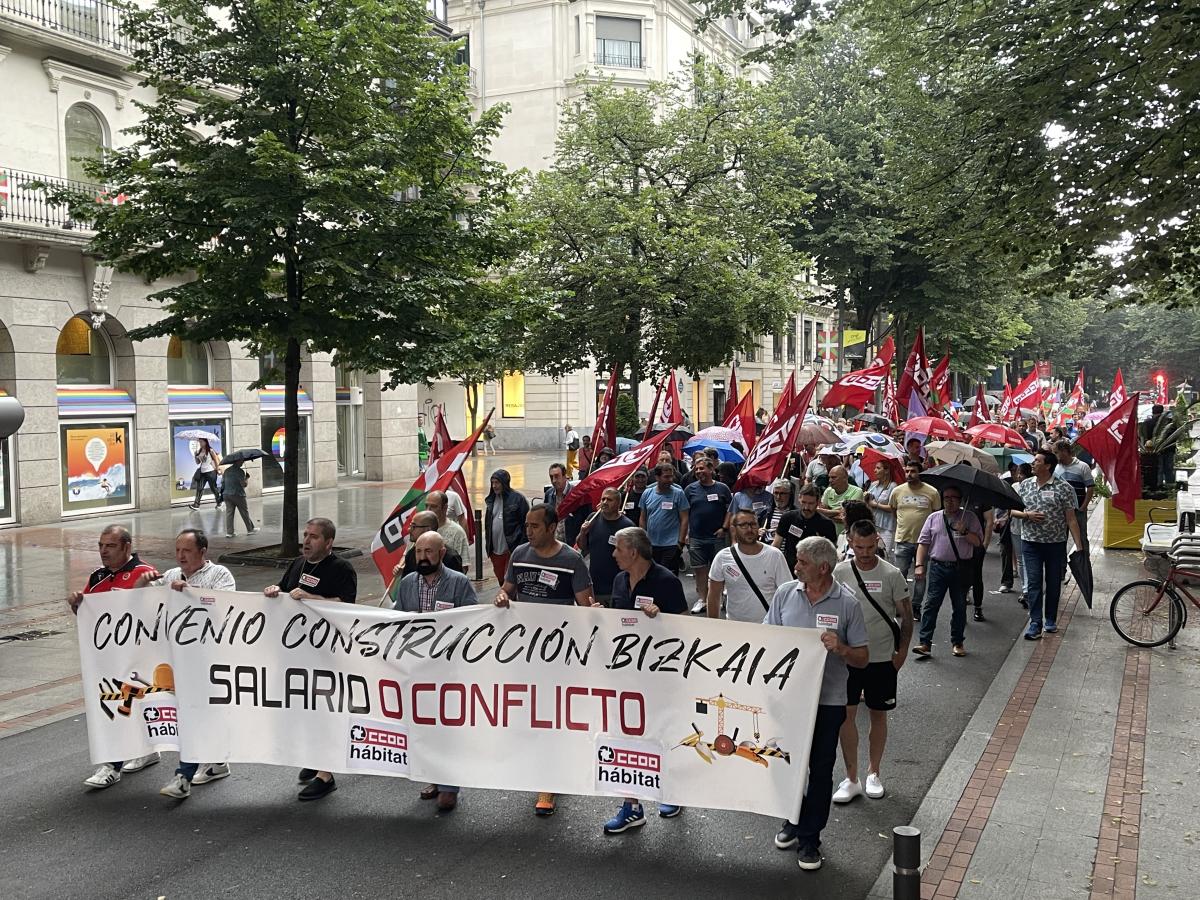 Manifestación por la Gran Vía de Bilbao de este jueves.
