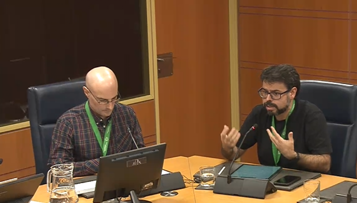 Alfonso Ríos e Iñigo Garduño en el Parlamento vasco